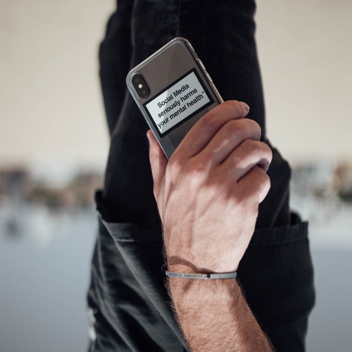 Taking a Break From Social Media: Benefits & Tips